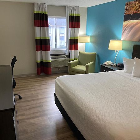 Days Inn By Wyndham Carthage Ngoại thất bức ảnh