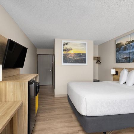 Days Inn By Wyndham Carthage Ngoại thất bức ảnh