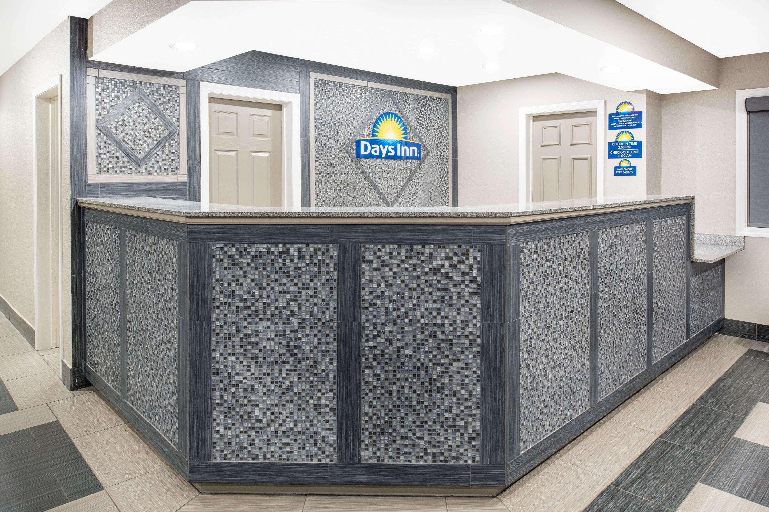 Days Inn By Wyndham Carthage Ngoại thất bức ảnh